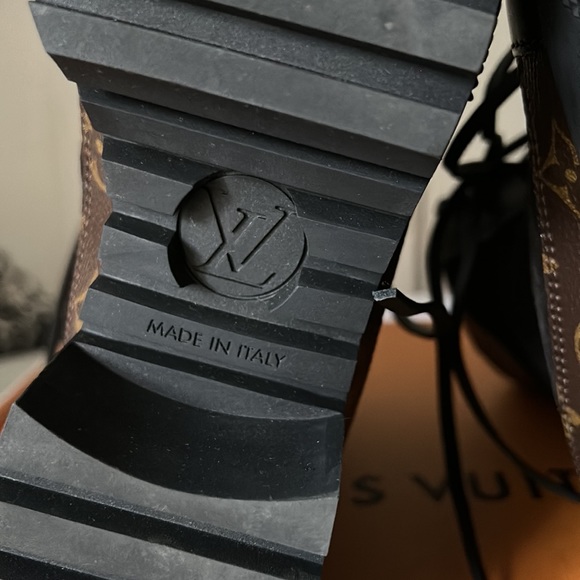 Laureate Platform Desert Boot - Picture 8 of 11